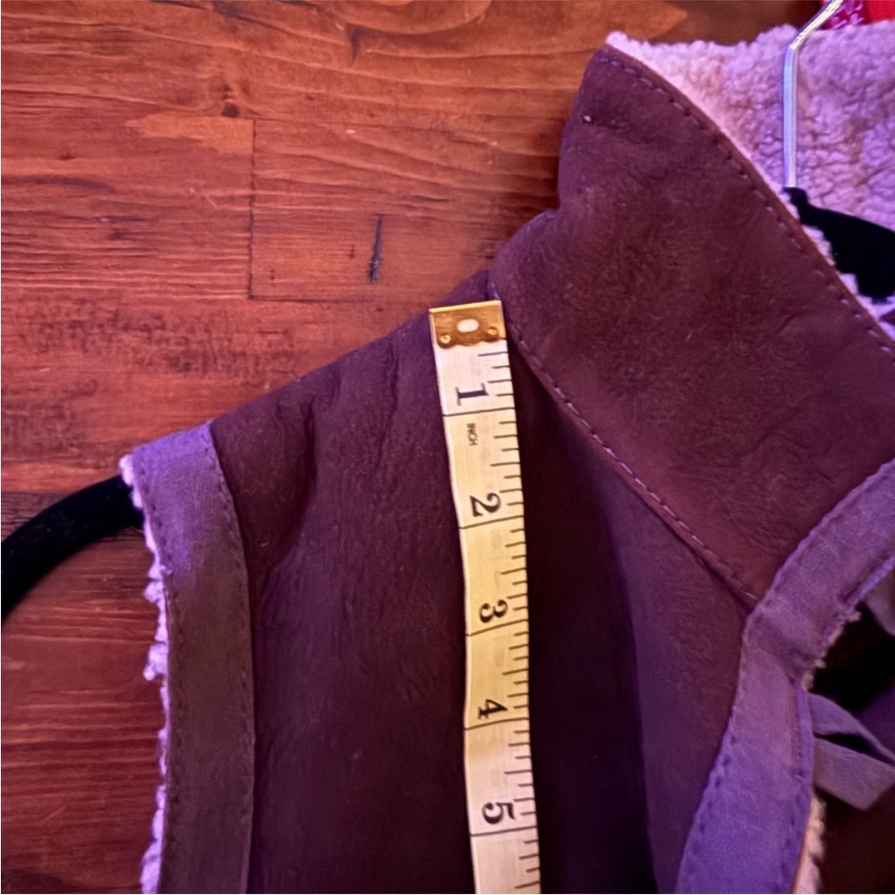 NWT Timberland Chocolate and Tan Shearling Vest - Picture 6 of 7